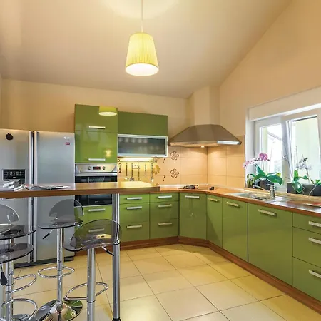 Cozy In With Kitchen 메덜린