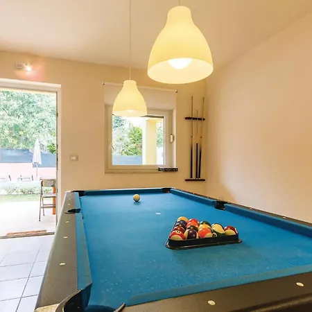 Holiday home Cozy Home In Medulin With Kitchen Medulin